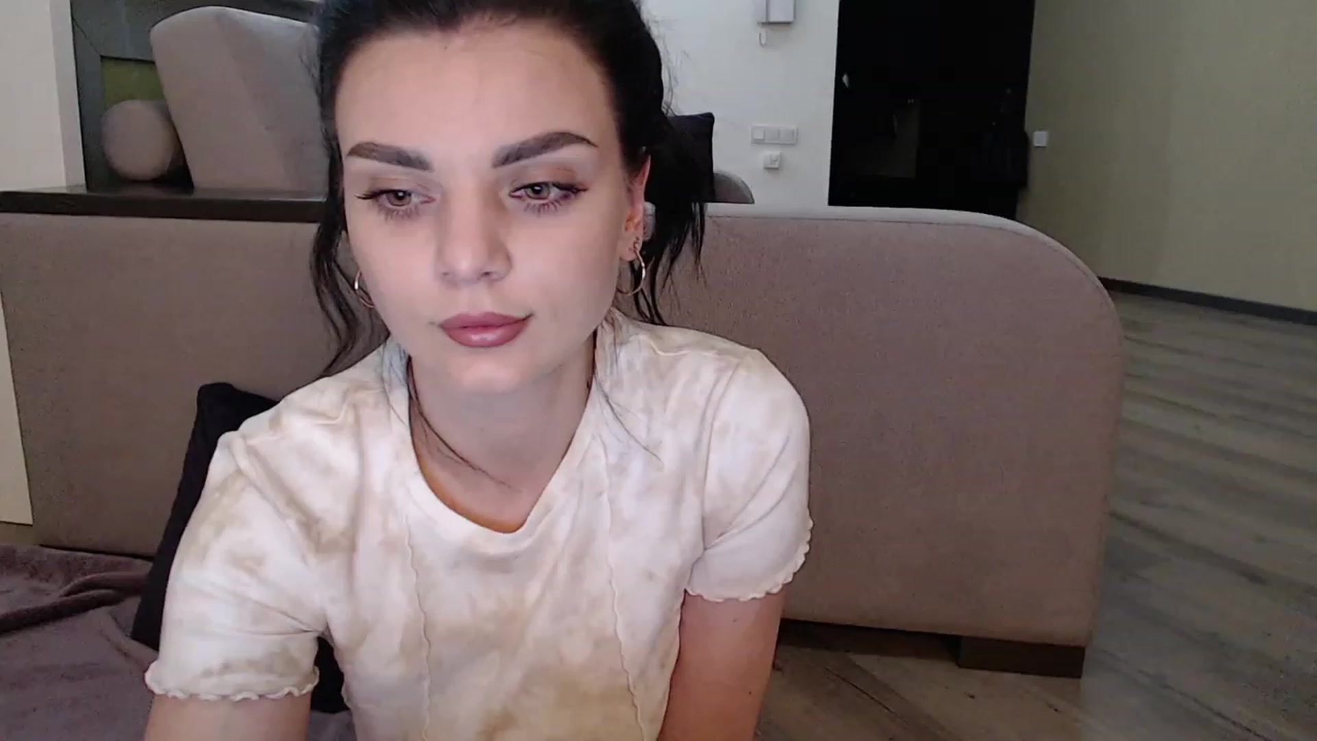 Gallery image thumbnail from Denisa__'s myfreecams stream on, 04/02/2023, 21:11 image 16 of 20