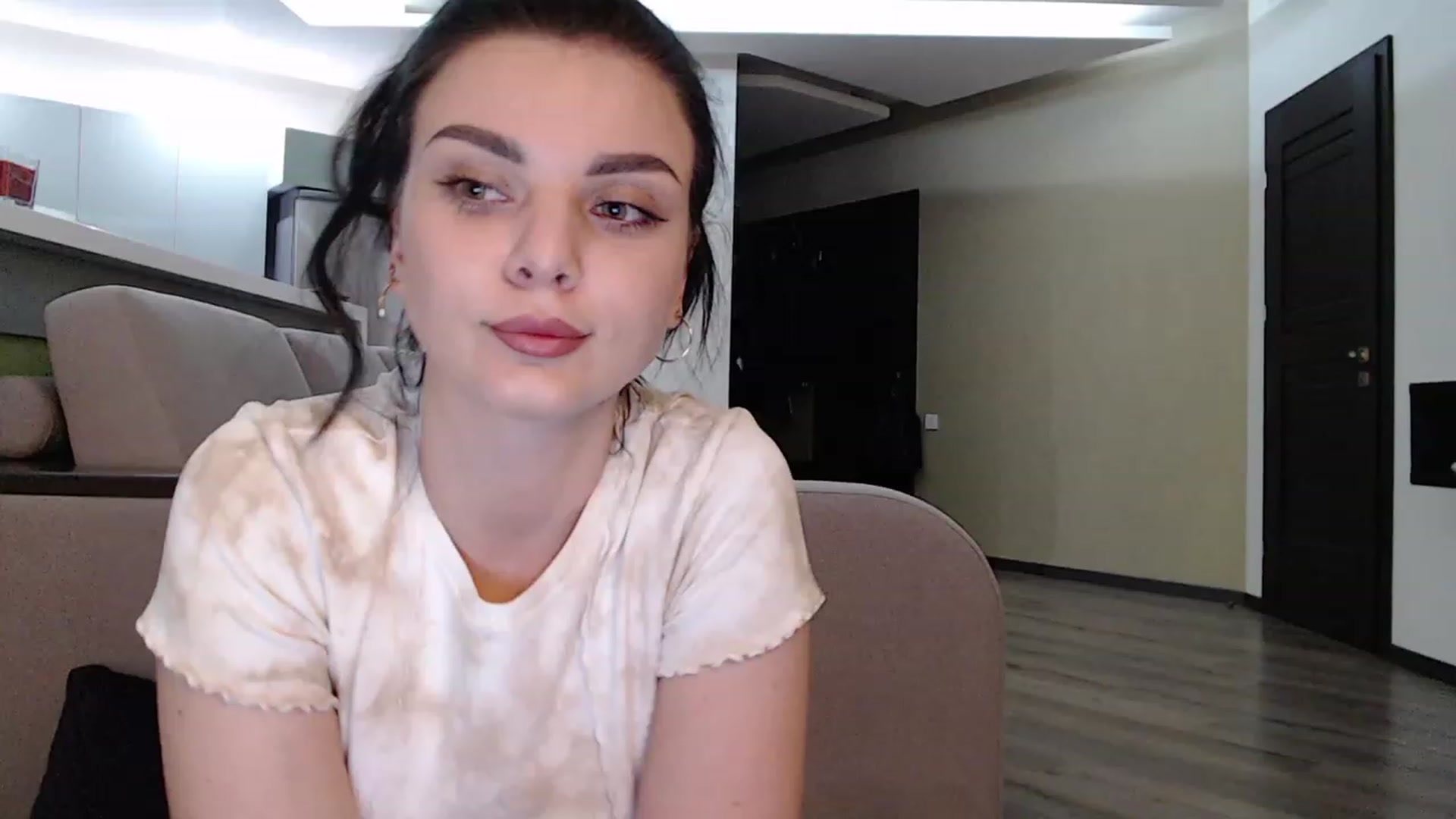 Gallery image thumbnail from Denisa__'s myfreecams stream on, 04/02/2023, 21:11 image 1 of 20