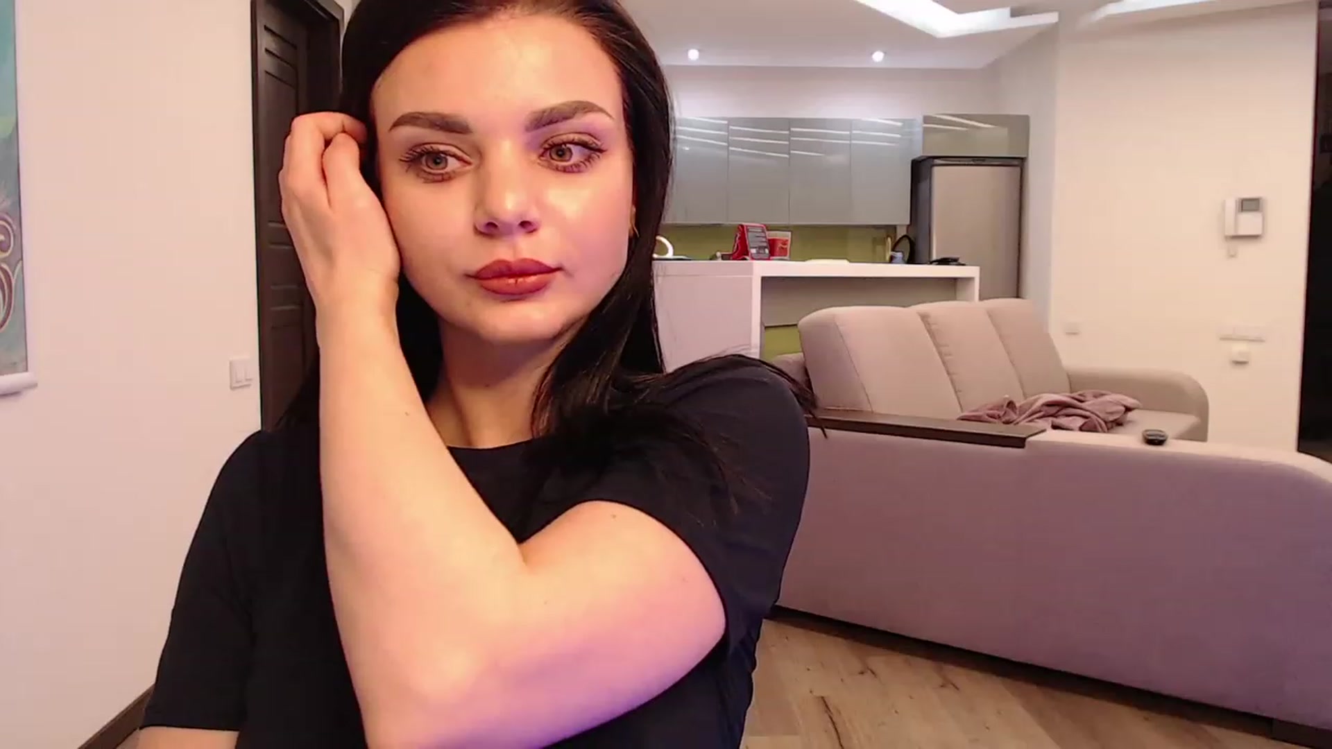 Gallery image thumbnail from Denisa__'s myfreecams stream on, 04/06/2023, 21:50 image 14 of 20