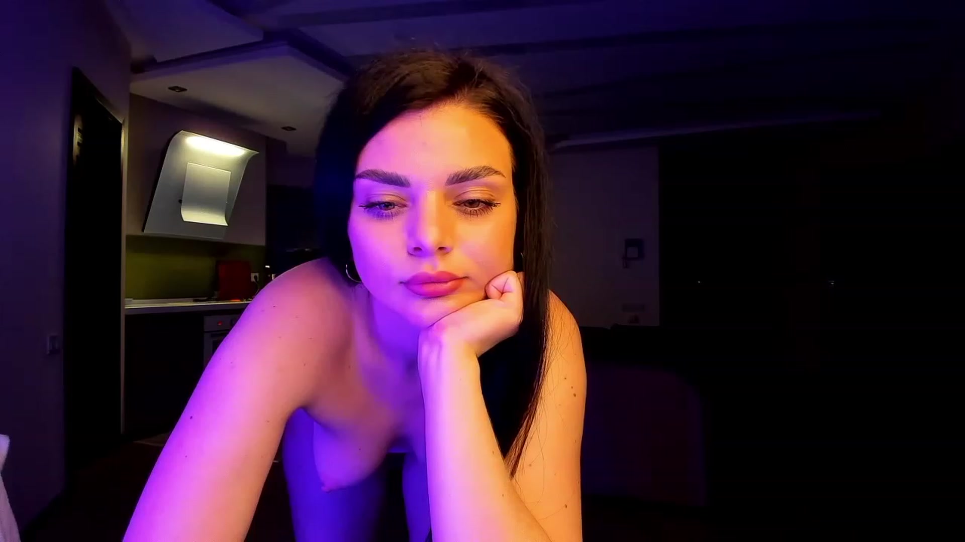 Gallery image thumbnail from Denisa__'s myfreecams stream on, 05/17/2023, 24:03 image 18 of 20