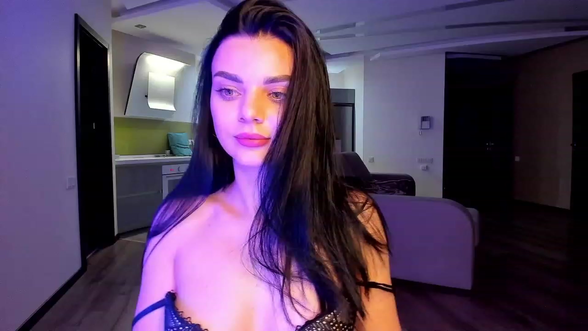 Gallery image thumbnail from Denisa__'s myfreecams stream on, 06/10/2023, 24:21 image 15 of 20