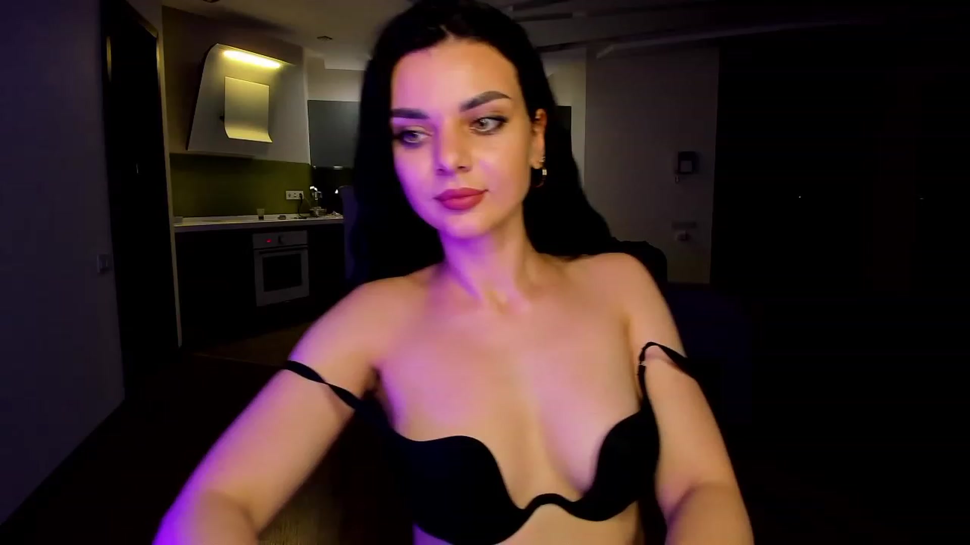 Gallery image thumbnail from Denisa__'s myfreecams stream on, 06/14/2023, 23:01 image 17 of 20
