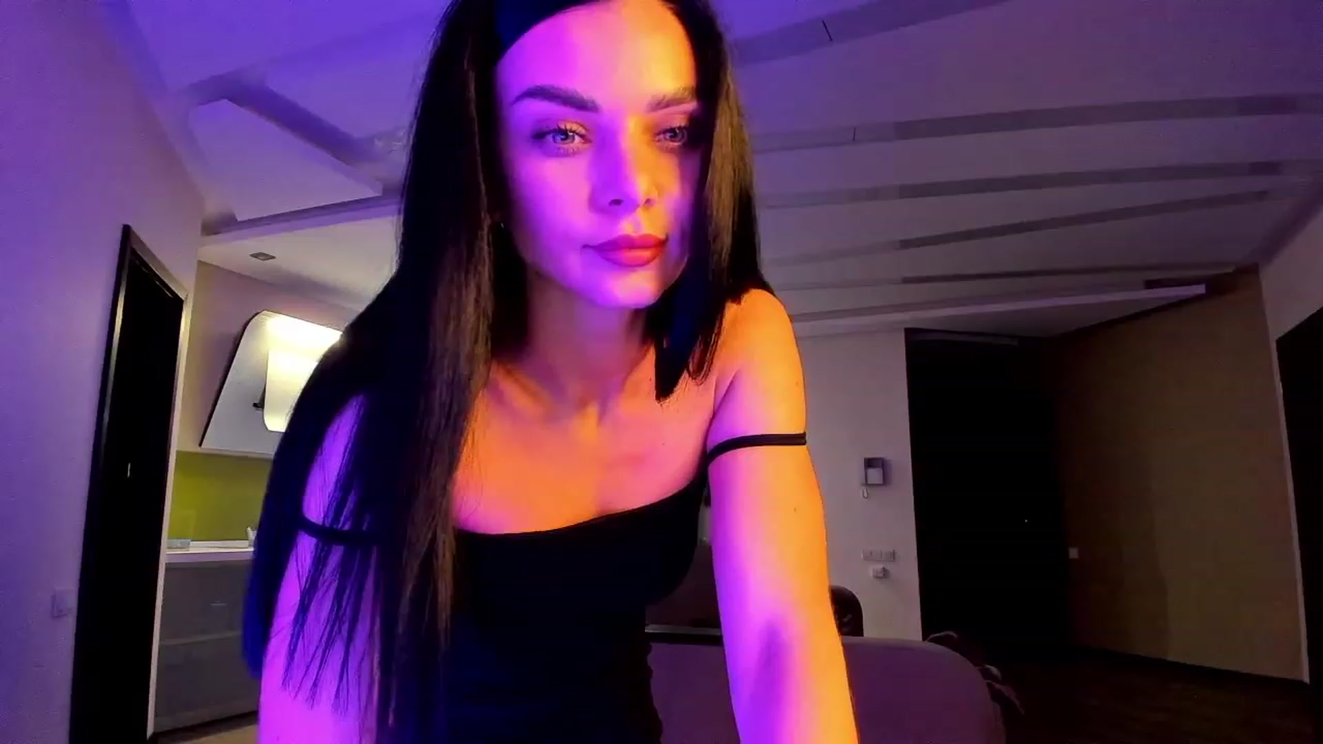 Gallery image thumbnail from Denisa__'s myfreecams stream on, 10/12/2023, 22:30 image 16 of 20