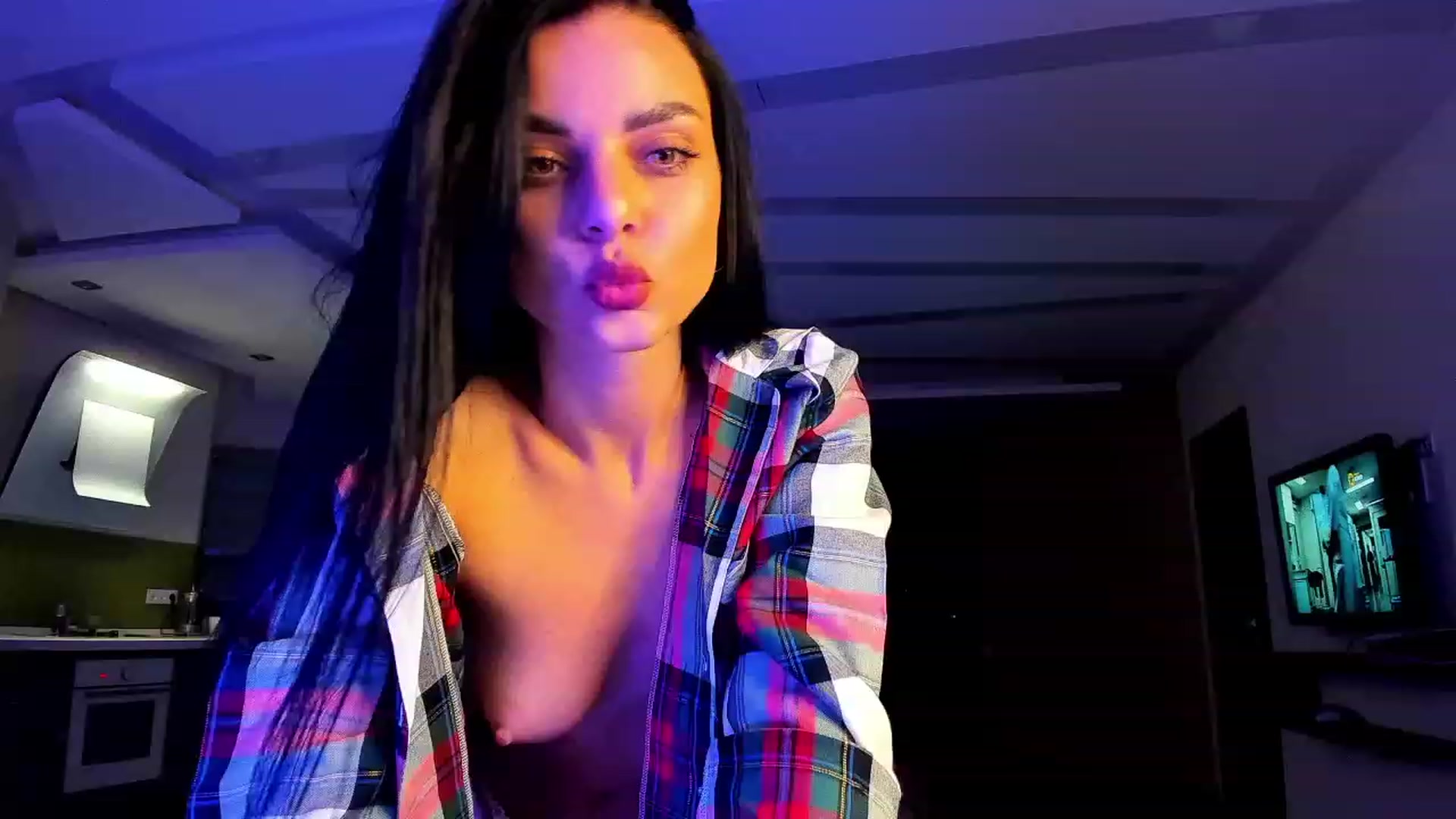 Gallery image thumbnail from Denisa__'s myfreecams stream on, 10/19/2023, 23:34 image 5 of 20