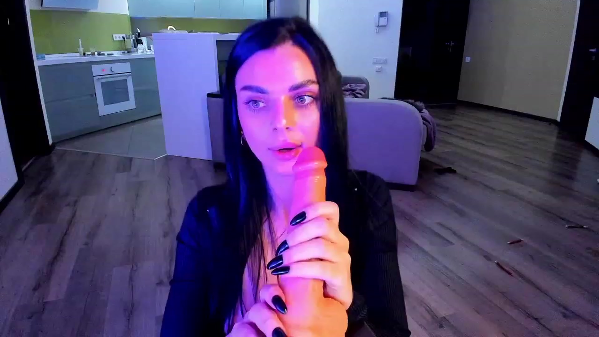 Gallery image thumbnail from Denisa__'s myfreecams stream on, 11/09/2023, 24:55 image 13 of 20