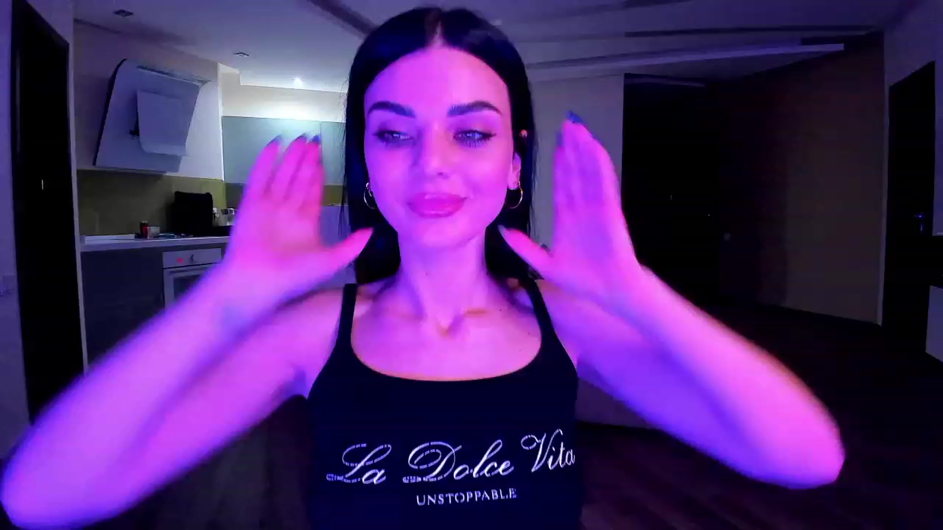 Gallery image thumbnail from Denisa__'s myfreecams stream on, 01/29/2024, 21:46 image 14 of 20