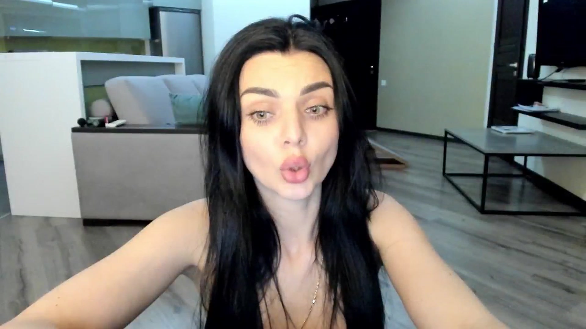 Gallery image thumbnail from Denisa__'s myfreecams stream on, 04/08/2026, 22:02 image 15 of 20
