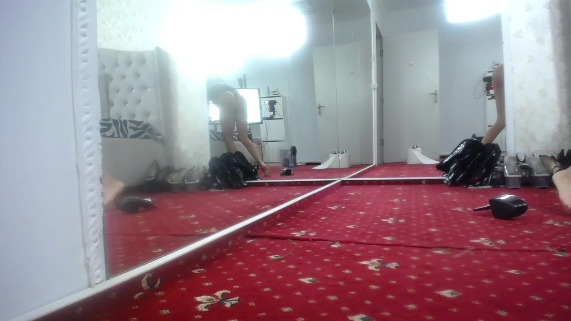 Gallery image thumbnail from DeniseTaylor's myfreecams stream on, 04/25/2023, 23:50 image 17 of 20