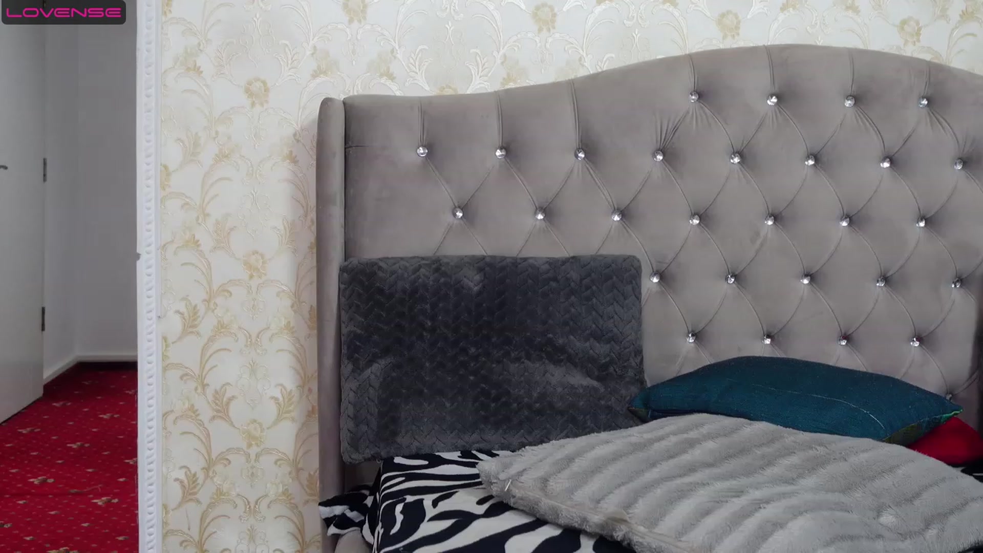 Gallery image thumbnail from DeniseTaylor's myfreecams stream on, 05/04/2023, 23:37 image 1 of 20