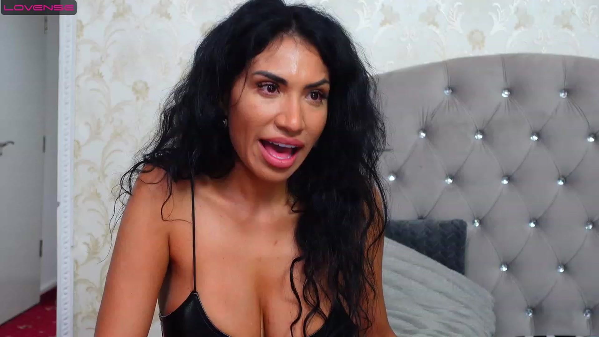 Gallery image thumbnail from DeniseTaylor's myfreecams stream on, 05/24/2023, 21:41 image 19 of 20