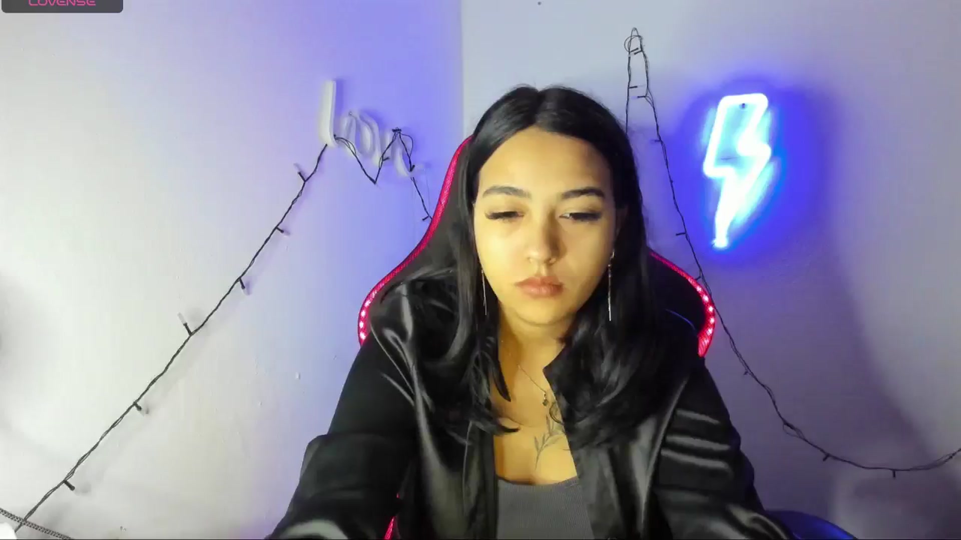 Gallery image thumbnail from Dennerys's myfreecams stream on, 11/28/2024, 17:03 image 18 of 20