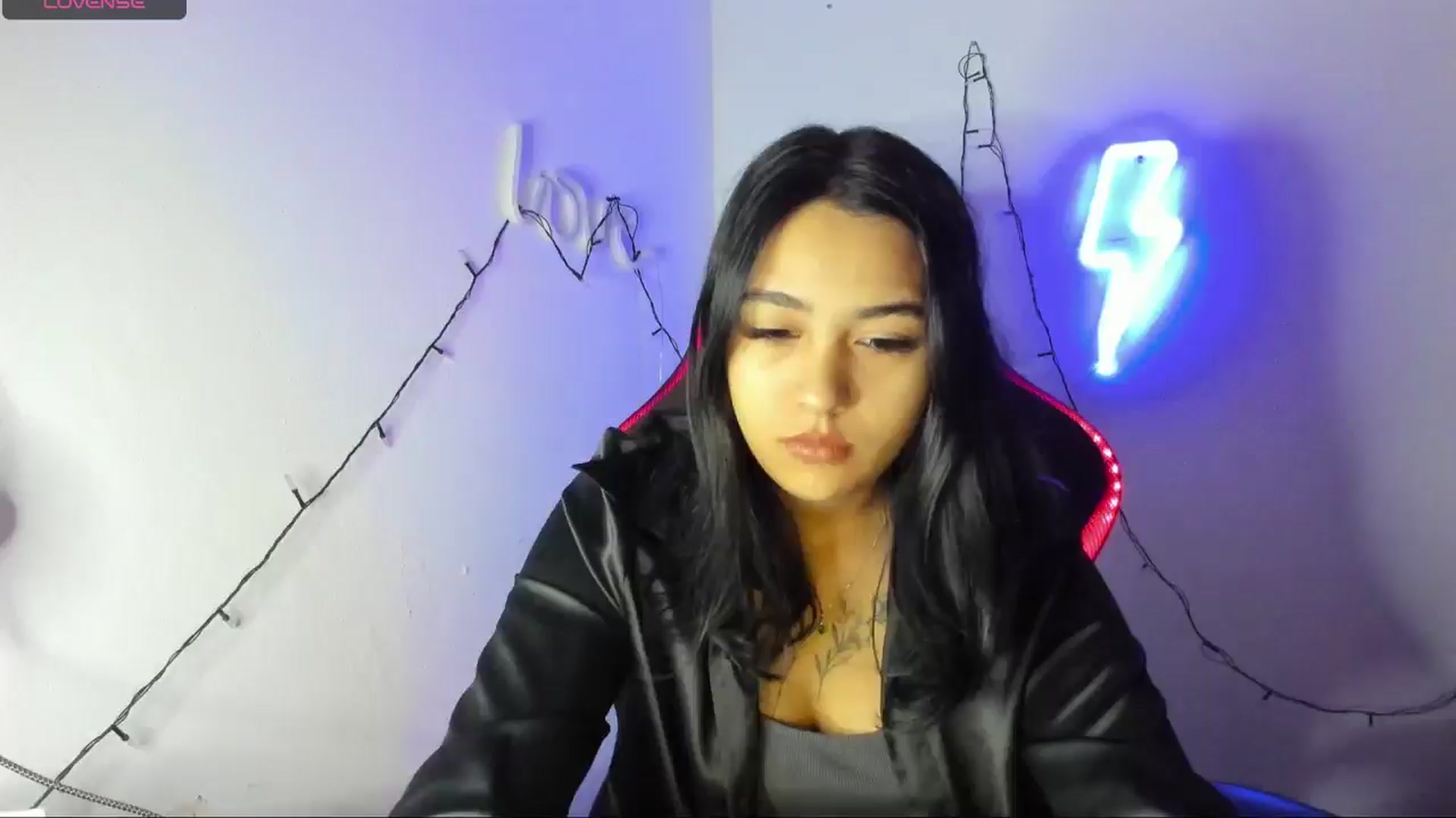 Gallery image thumbnail from Dennerys's myfreecams stream on, 11/28/2024, 17:03 image 4 of 20