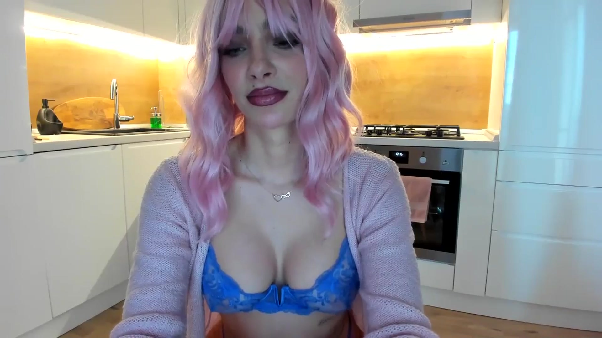 Gallery image thumbnail from DennyA's myfreecams stream on, 04/22/2025, 14:56 image 13 of 20