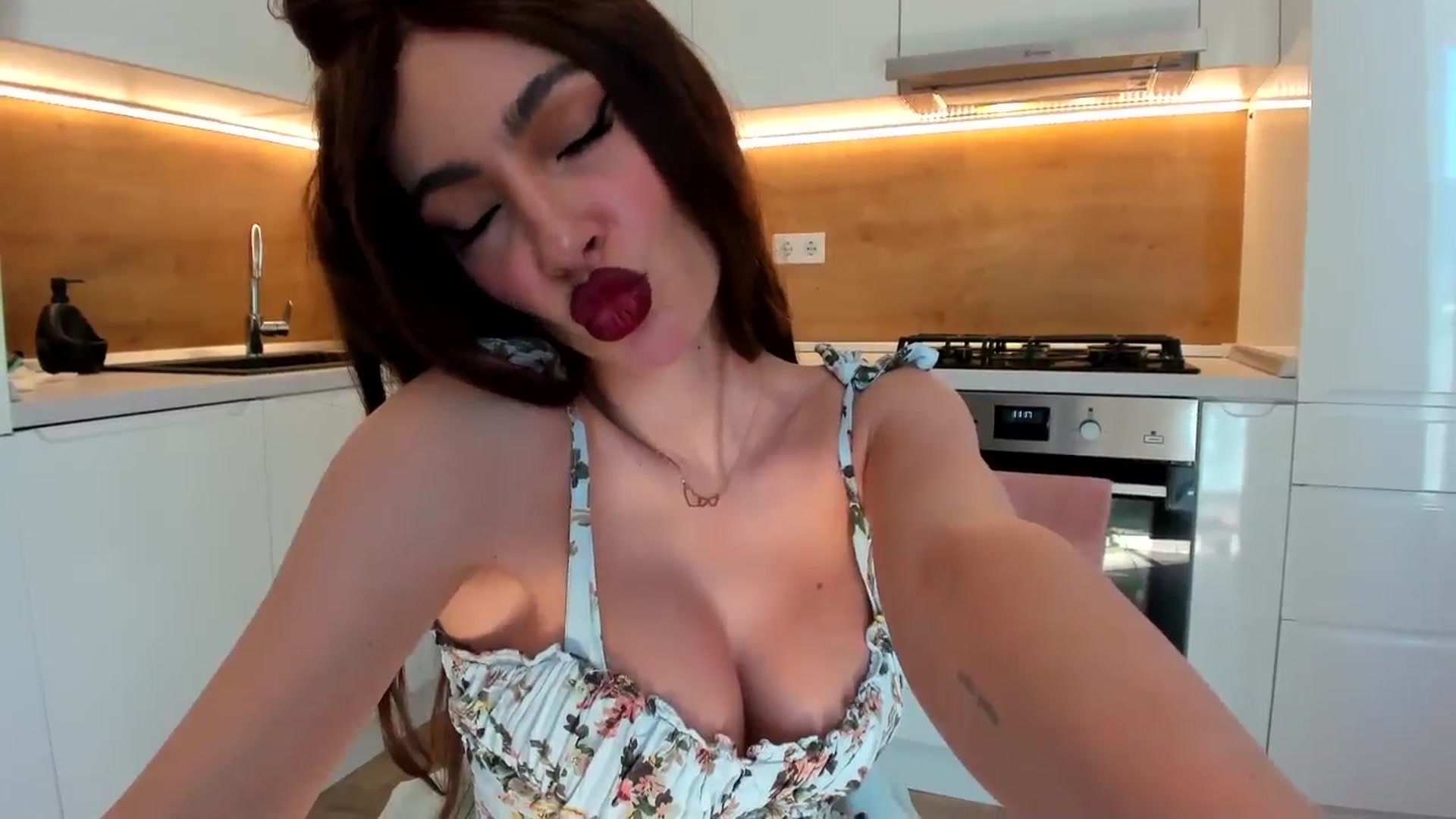 Gallery image thumbnail from DennyA's myfreecams stream on, 04/30/2025, 14:00 image 8 of 20