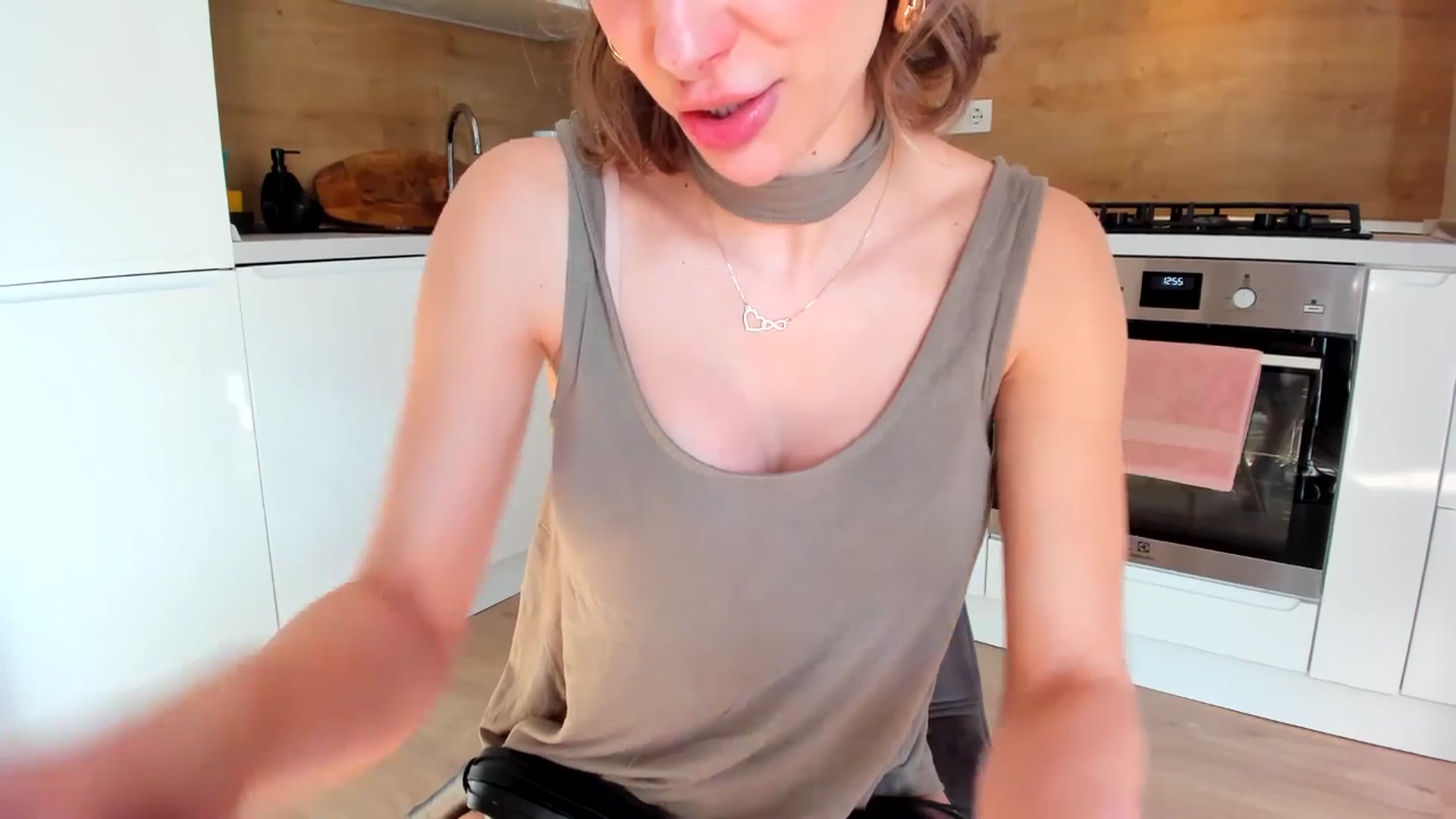 Gallery image thumbnail from DennyA's myfreecams stream on, 06/02/2025, 15:21 image 18 of 20
