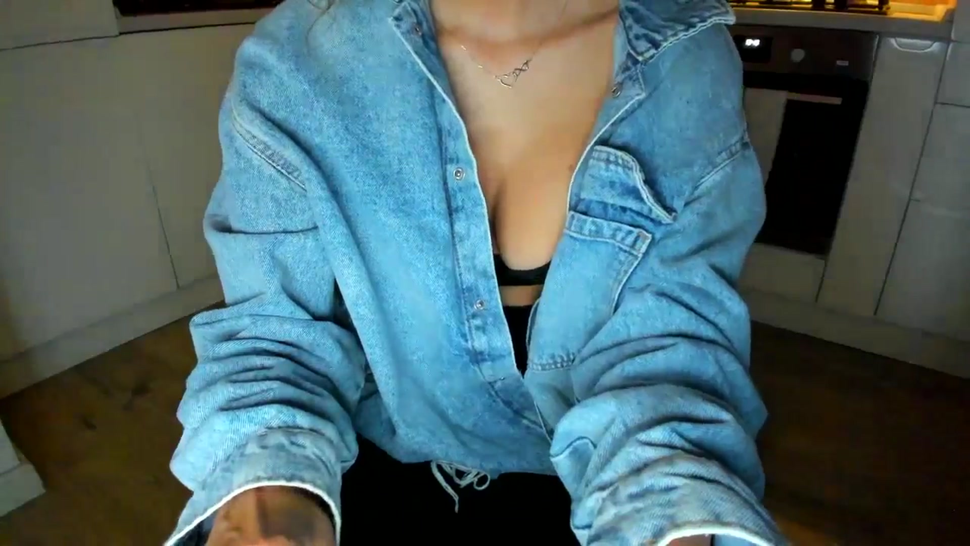 Gallery image thumbnail from DennyA's myfreecams stream on, 09/11/2025, 17:30 image 12 of 20