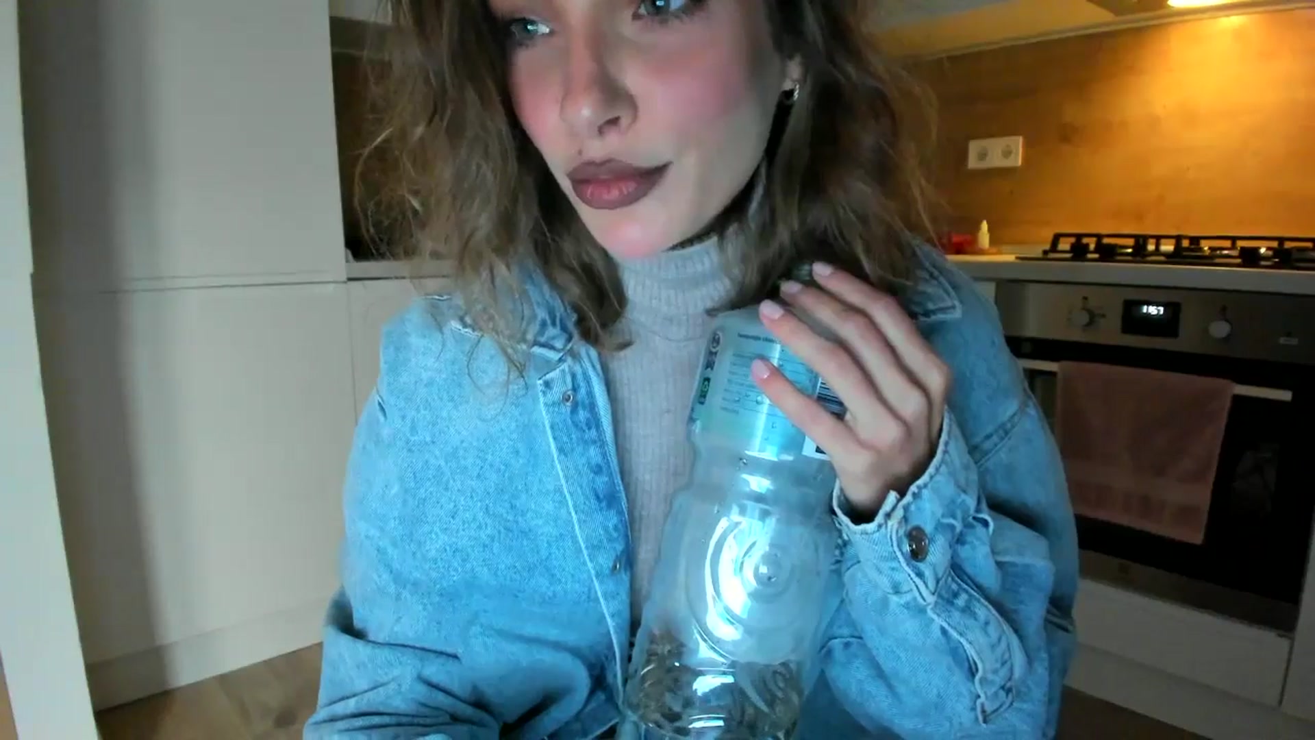Gallery image thumbnail from DennyA's myfreecams stream on, 11/06/2025, 14:50 image 12 of 20
