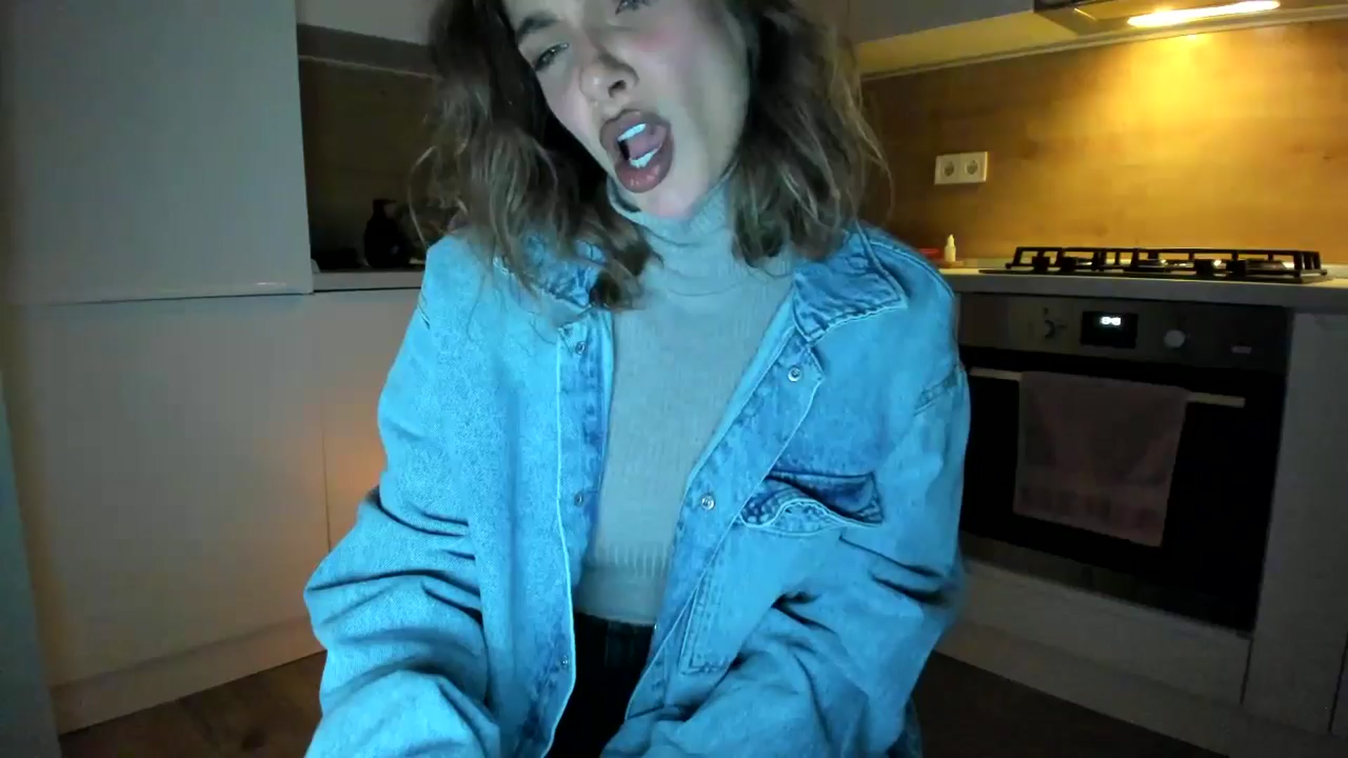 Gallery image thumbnail from DennyA's myfreecams stream on, 11/06/2025, 16:06 image 18 of 20