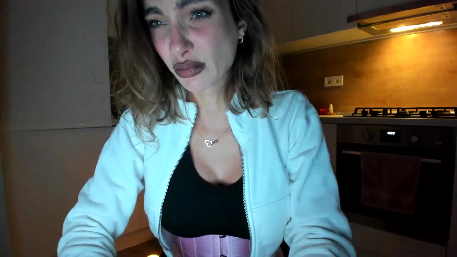 Gallery image thumbnail from DennyA's myfreecams stream on, 11/09/2025, 17:56 image 9 of 20