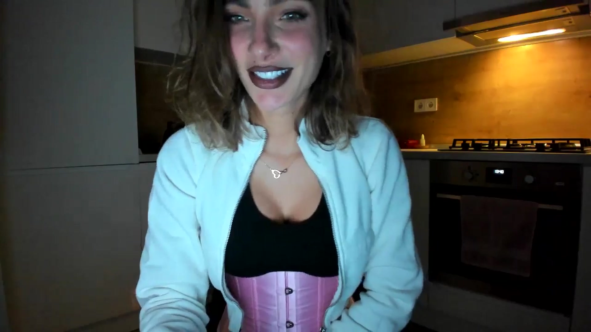 Gallery image thumbnail from DennyA's myfreecams stream on, 11/09/2025, 17:56 image 10 of 20