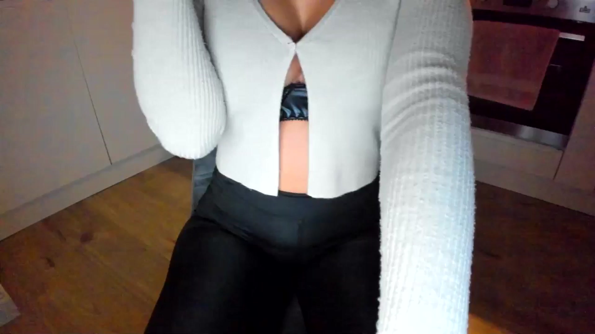 Gallery image thumbnail from DennyA's myfreecams stream on, 11/27/2025, 15:04 image 5 of 20