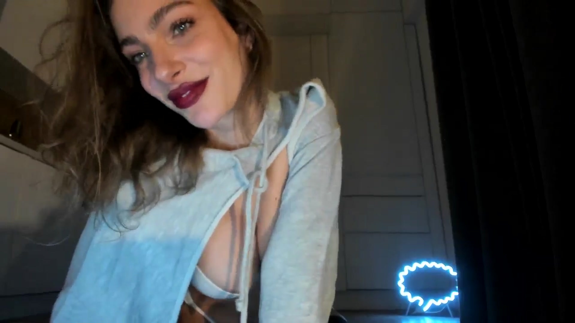 Gallery image thumbnail from DennyA's myfreecams stream on, 04/02/2026, 17:14 image 18 of 20