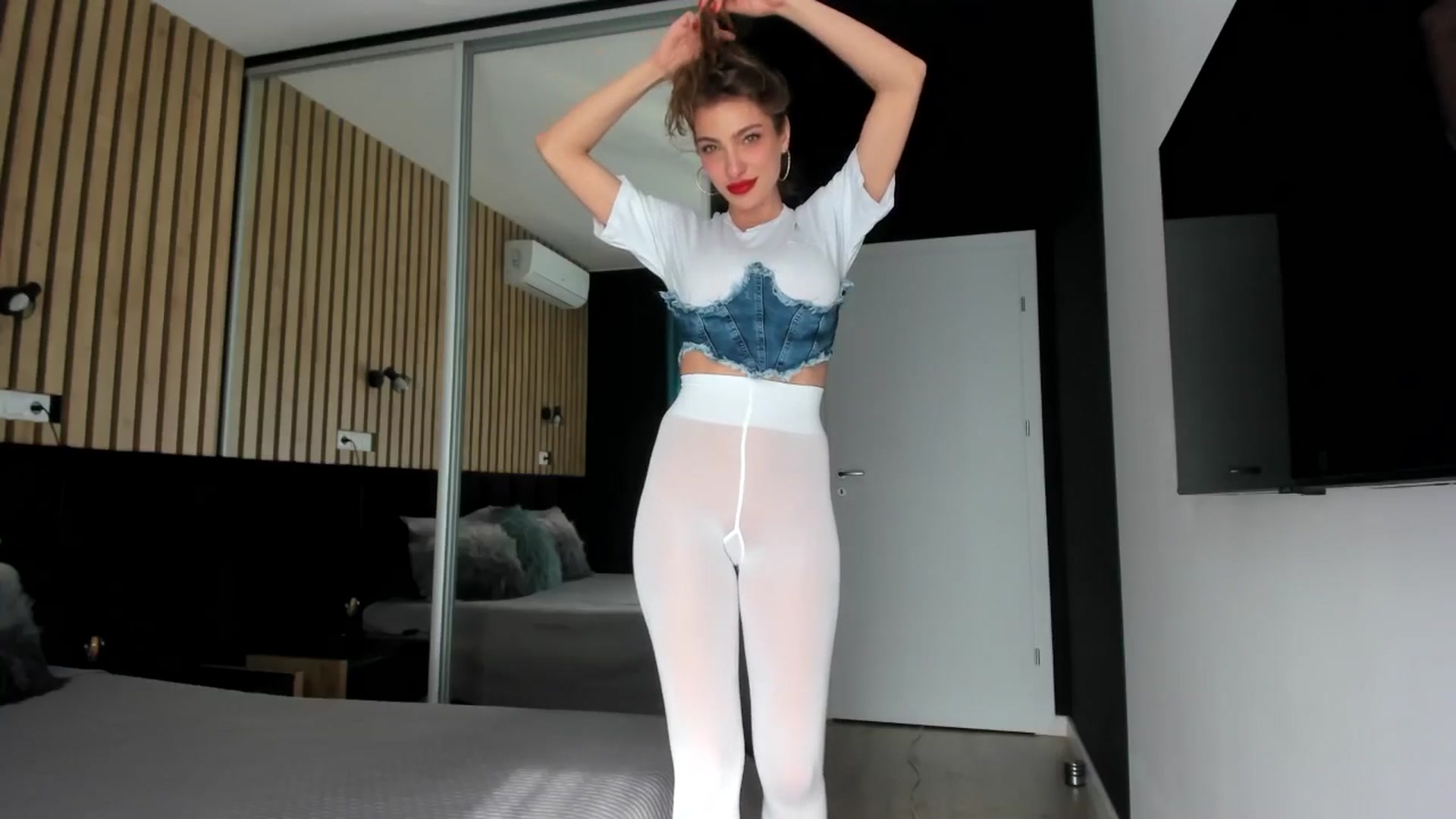 Gallery image thumbnail from DennyA's myfreecams stream on, 04/19/2026, 14:47 image 5 of 20