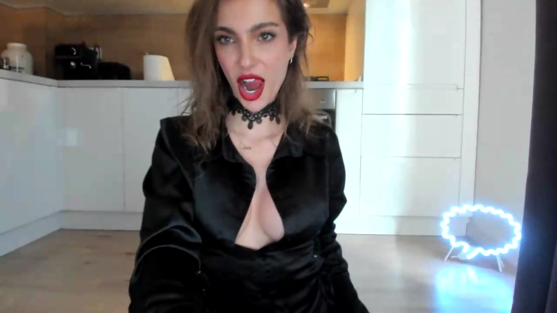 Gallery image thumbnail from DennyA's myfreecams stream on, 06/06/2026, 17:22 image 10 of 20