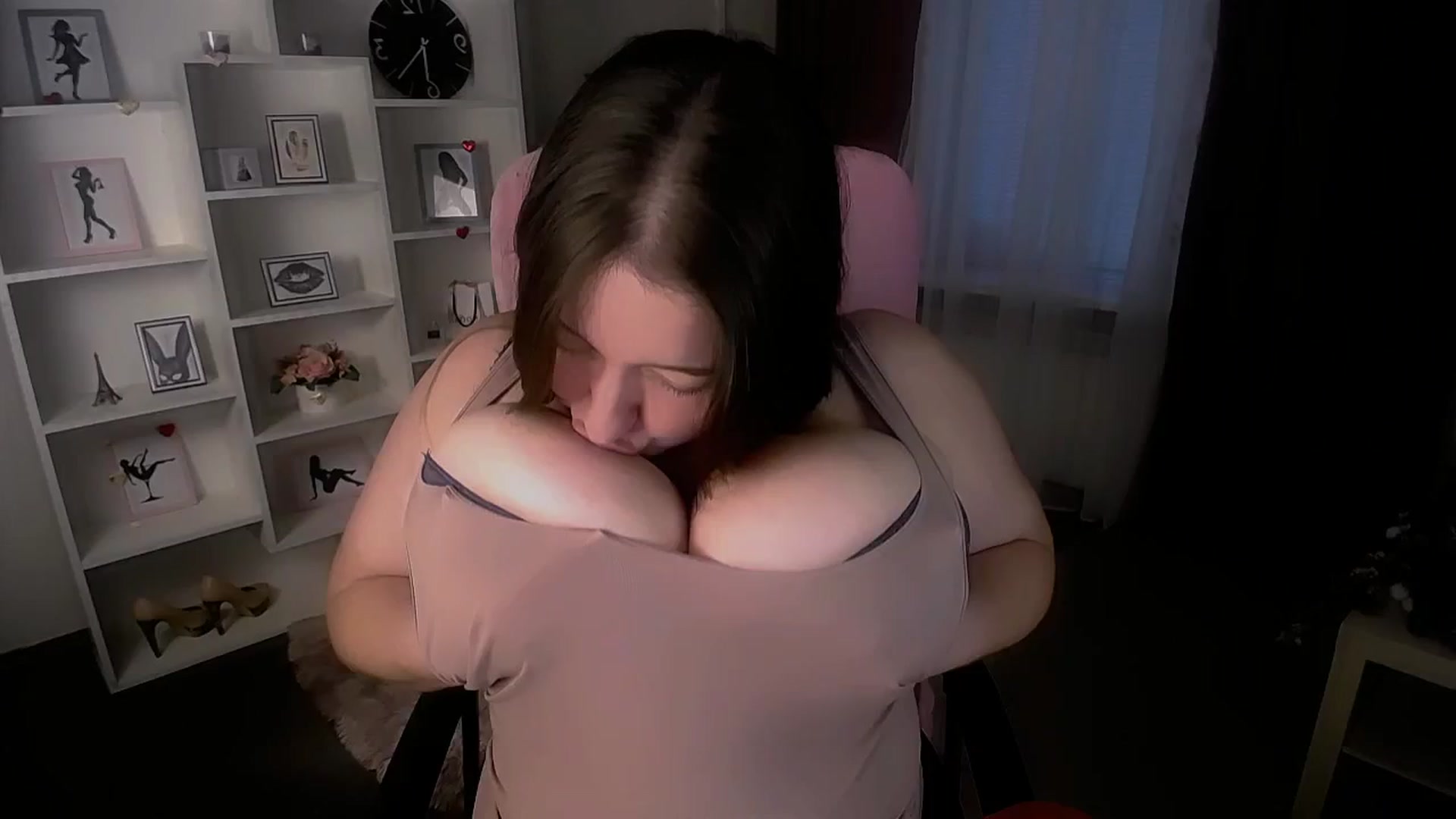 Gallery image thumbnail from Depraved_Kate's myfreecams stream on, 04/26/2024, 16:33 image 7 of 20