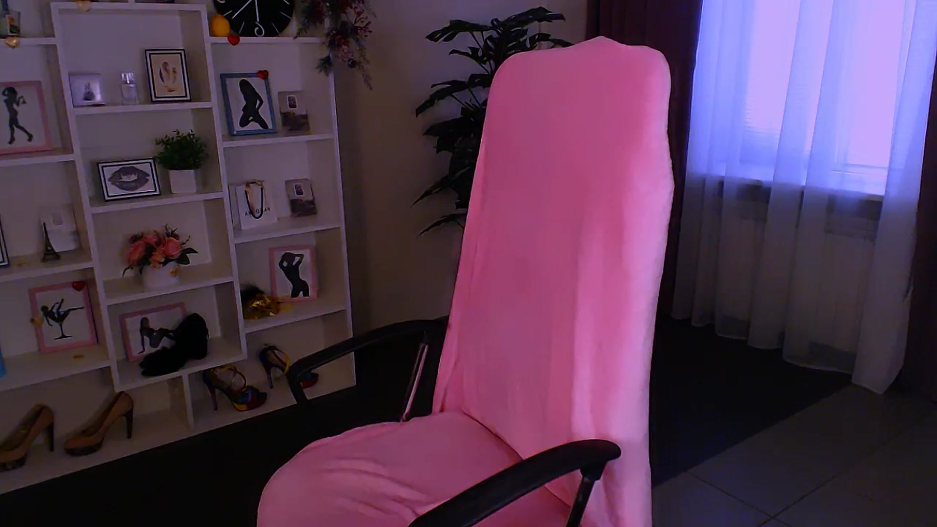Gallery image thumbnail from Depraved_Kate's myfreecams stream on, 11/27/2024, 10:19 image 2 of 20