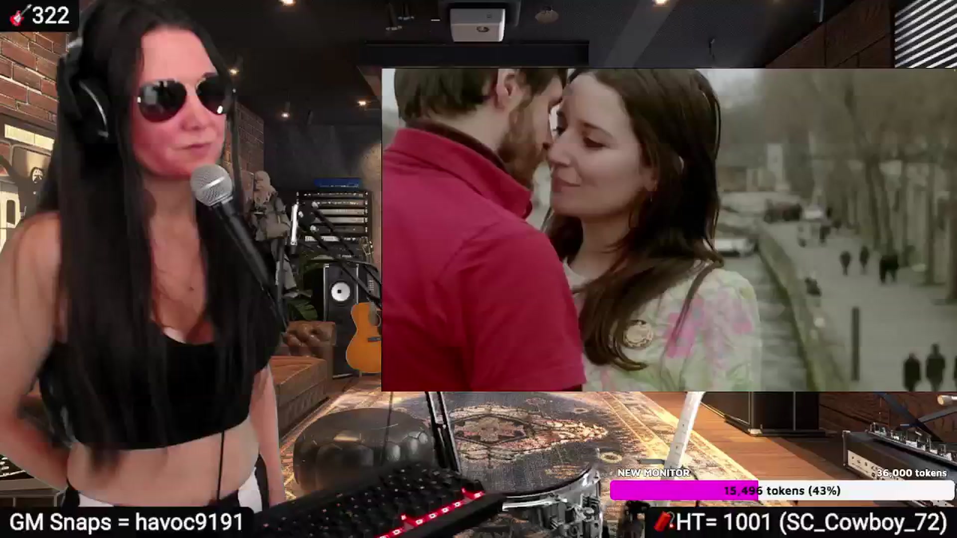 Gallery image thumbnail from DesZeppelin's myfreecams stream on, 05/19/2024, 08:27 image 6 of 20