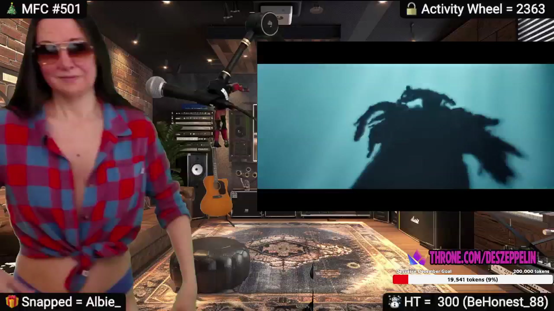 Gallery image thumbnail from DesZeppelin's myfreecams stream on, 12/08/2024, 10:34 image 16 of 20