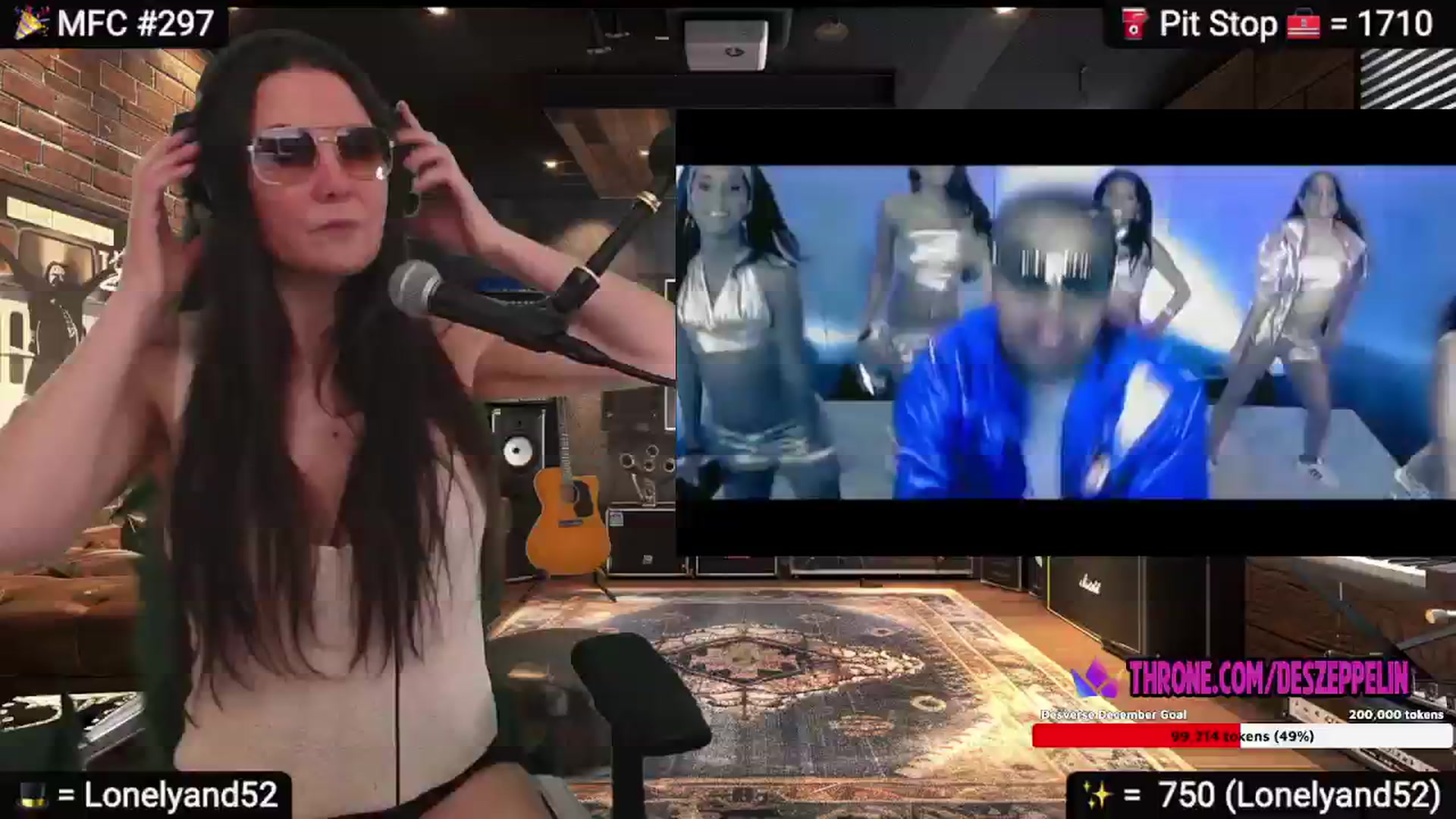 Gallery image thumbnail from DesZeppelin's myfreecams stream on, 12/29/2024, 09:59 image 11 of 20