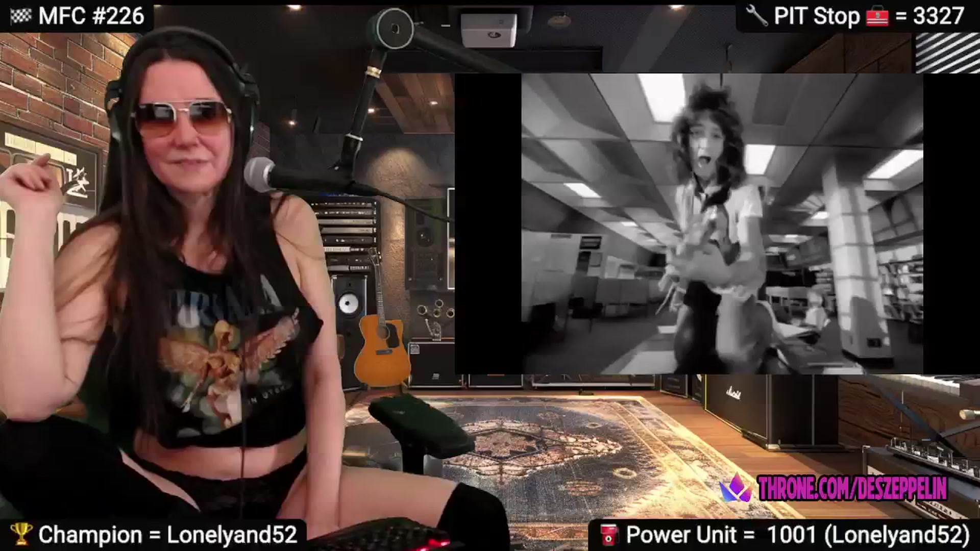 Gallery image thumbnail from DesZeppelin's myfreecams stream on, 01/26/2025, 09:17 image 6 of 20