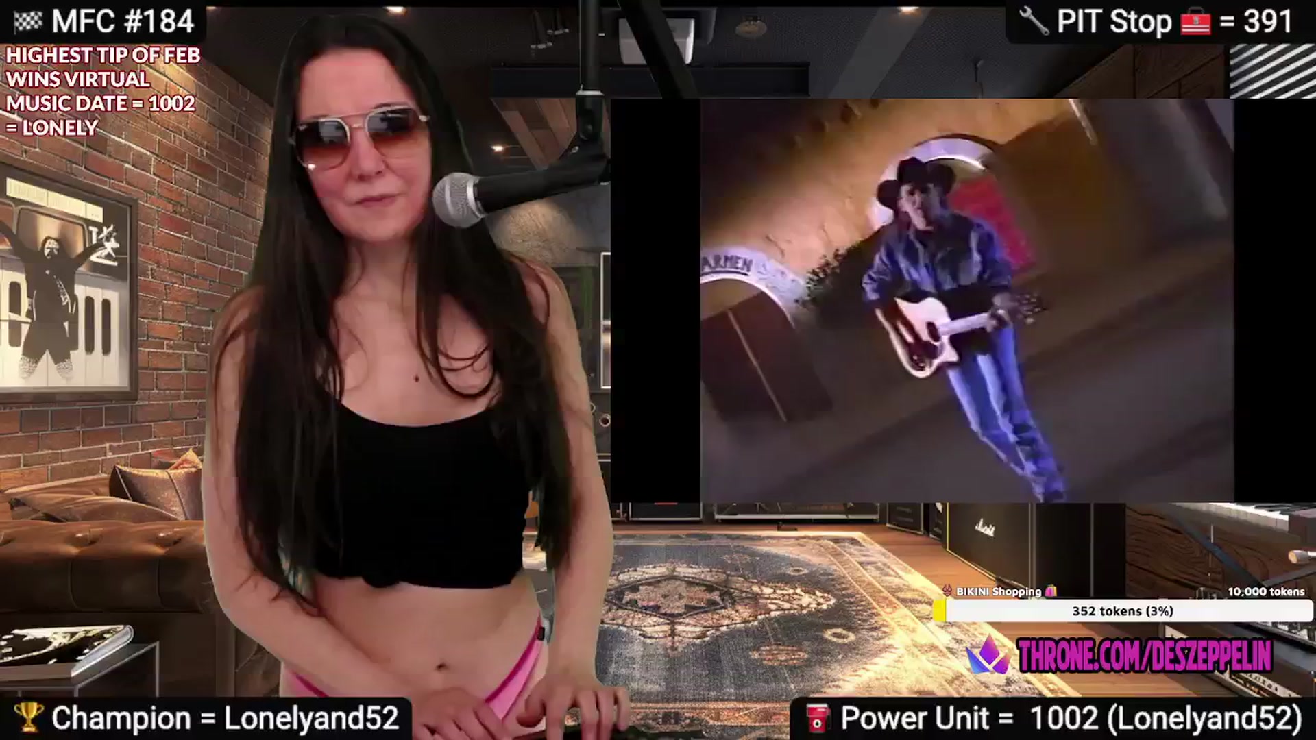 Gallery image thumbnail from DesZeppelin's myfreecams stream on, 02/02/2025, 09:45 image 2 of 20