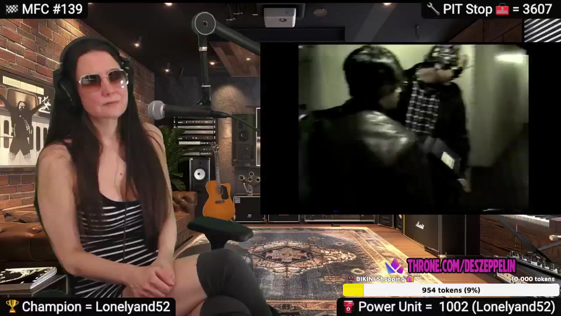 Gallery image thumbnail from DesZeppelin's myfreecams stream on, 02/08/2025, 09:29 image 4 of 20