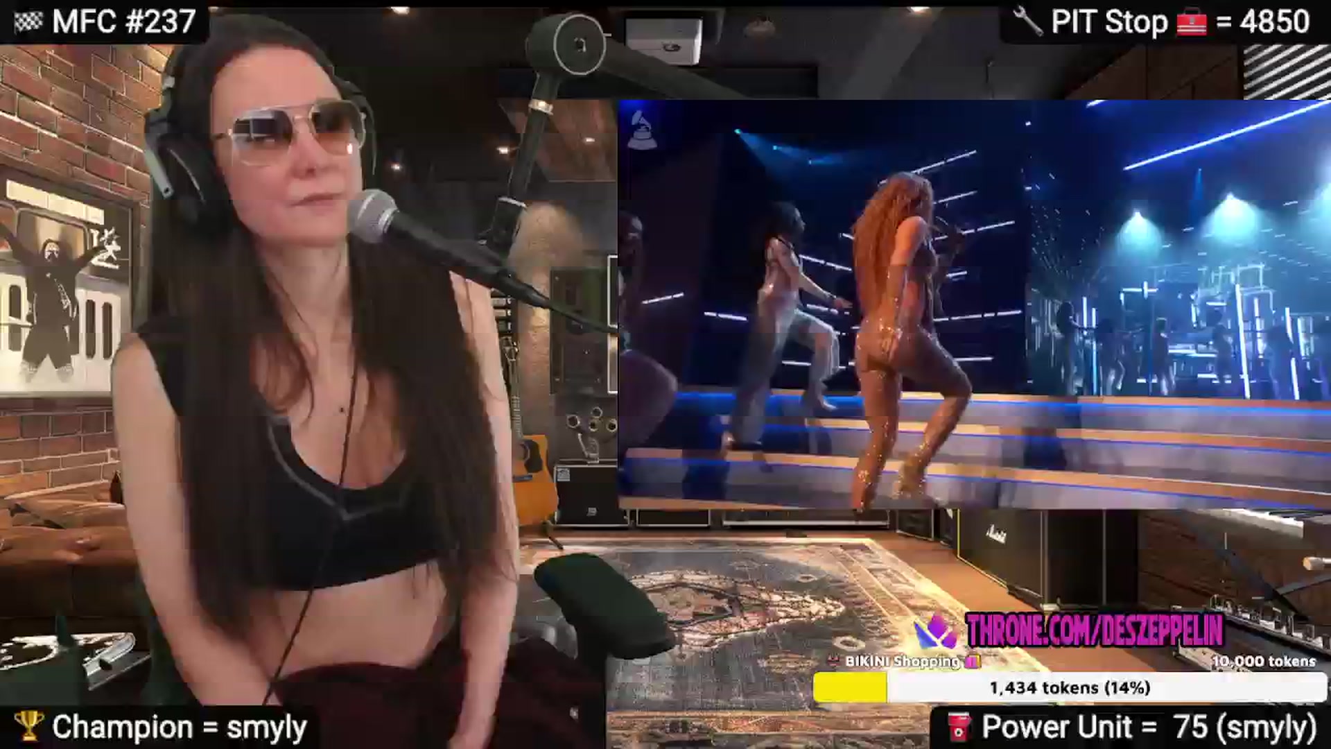 Gallery image thumbnail from DesZeppelin's myfreecams stream on, 02/18/2025, 07:15 image 14 of 20