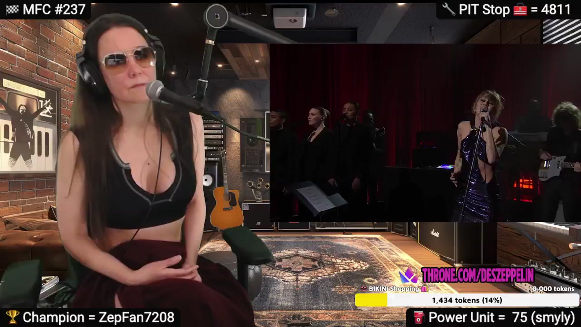 Gallery image thumbnail from DesZeppelin's myfreecams stream on, 02/18/2025, 07:15 image 15 of 20