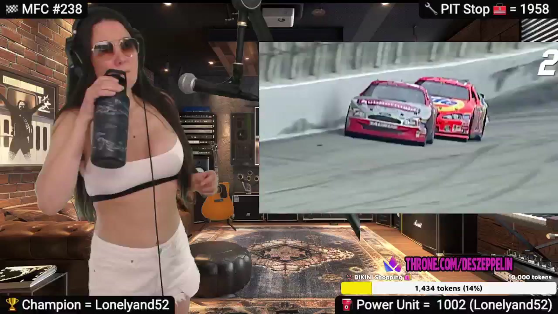 Gallery image thumbnail from DesZeppelin's myfreecams stream on, 02/19/2025, 07:04 image 12 of 20