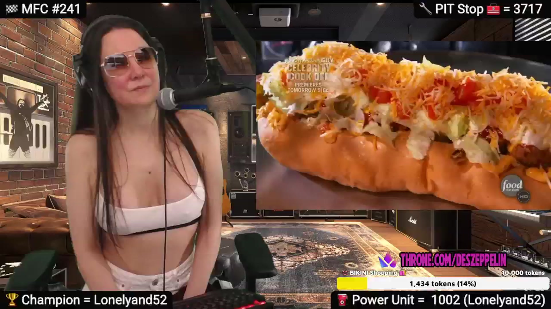 Gallery image thumbnail from DesZeppelin's myfreecams stream on, 02/19/2025, 07:04 image 7 of 20