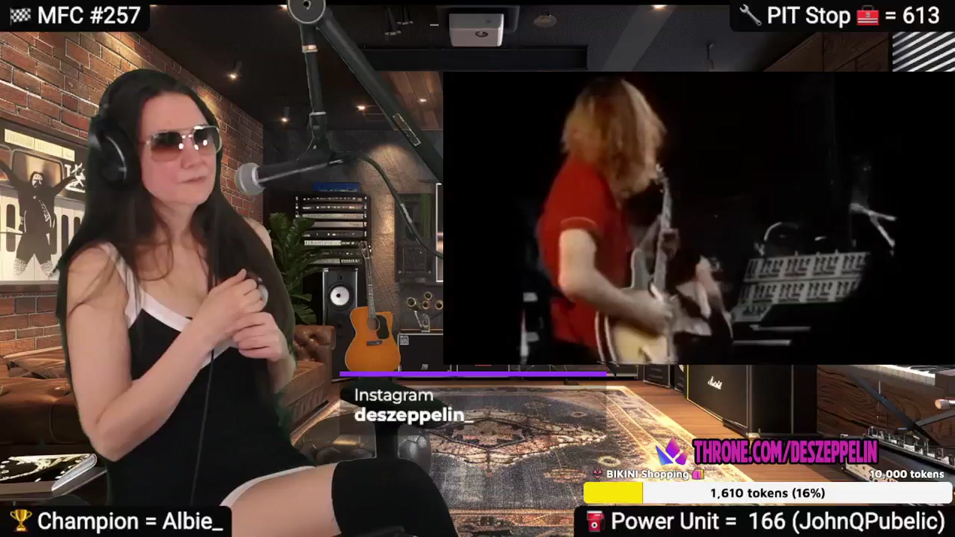 Gallery image thumbnail from DesZeppelin's myfreecams stream on, 02/23/2025, 10:23 image 17 of 20