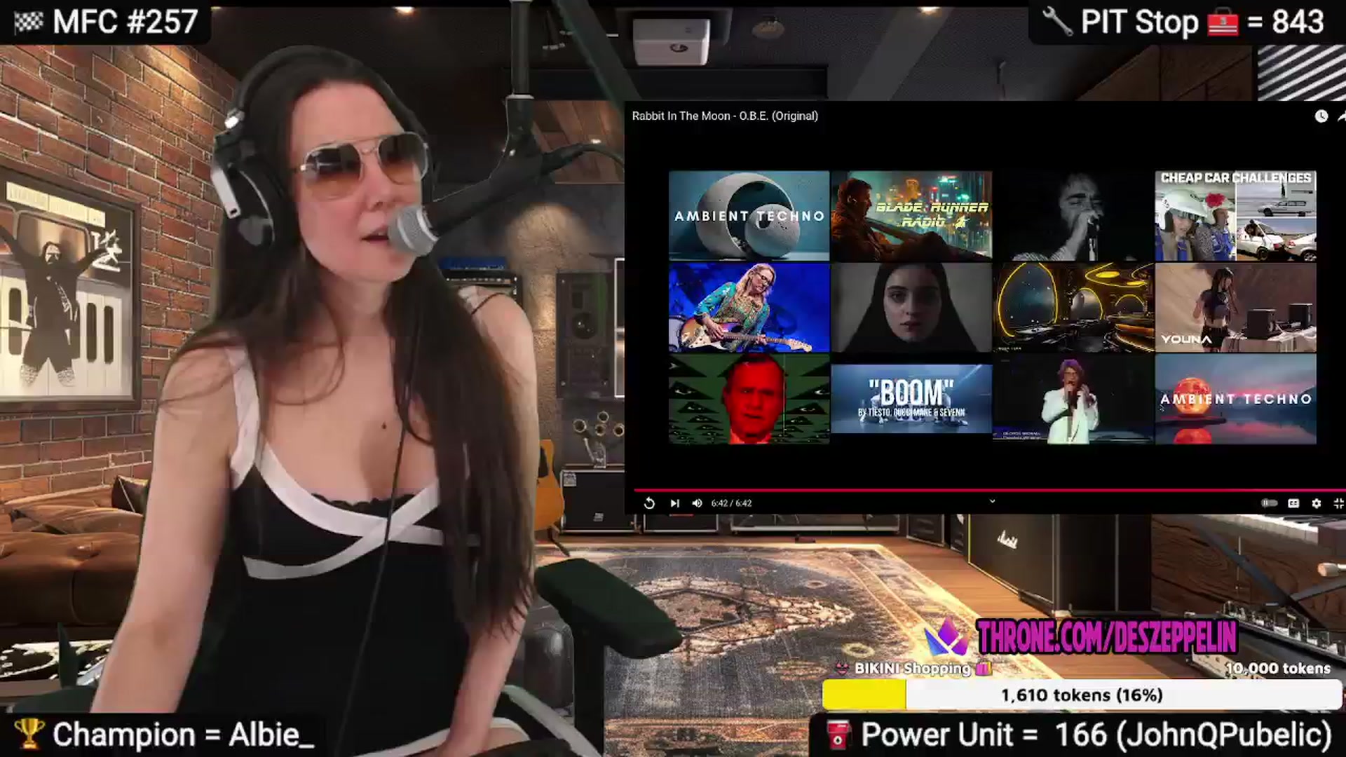 Gallery image thumbnail from DesZeppelin's myfreecams stream on, 02/23/2025, 10:23 image 16 of 20