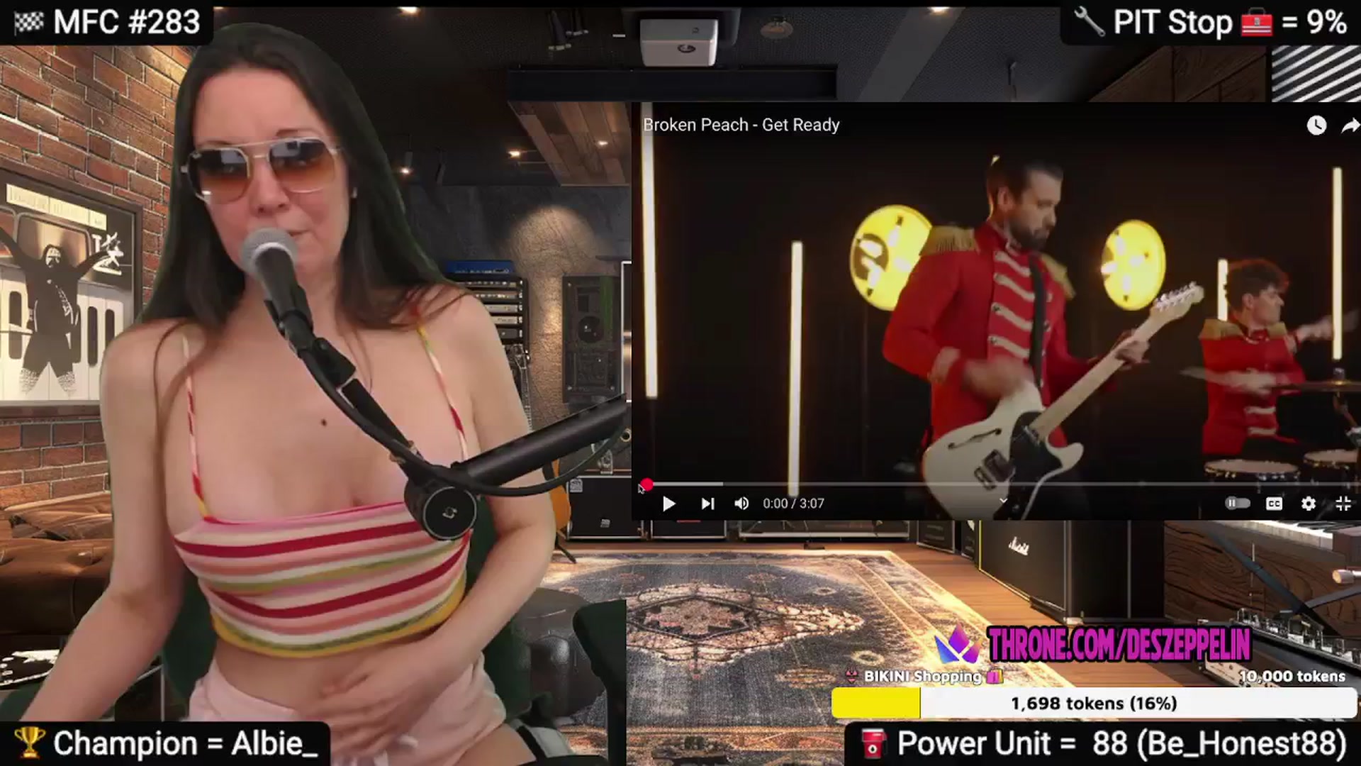 Gallery image thumbnail from DesZeppelin's myfreecams stream on, 02/25/2025, 06:45 image 14 of 20