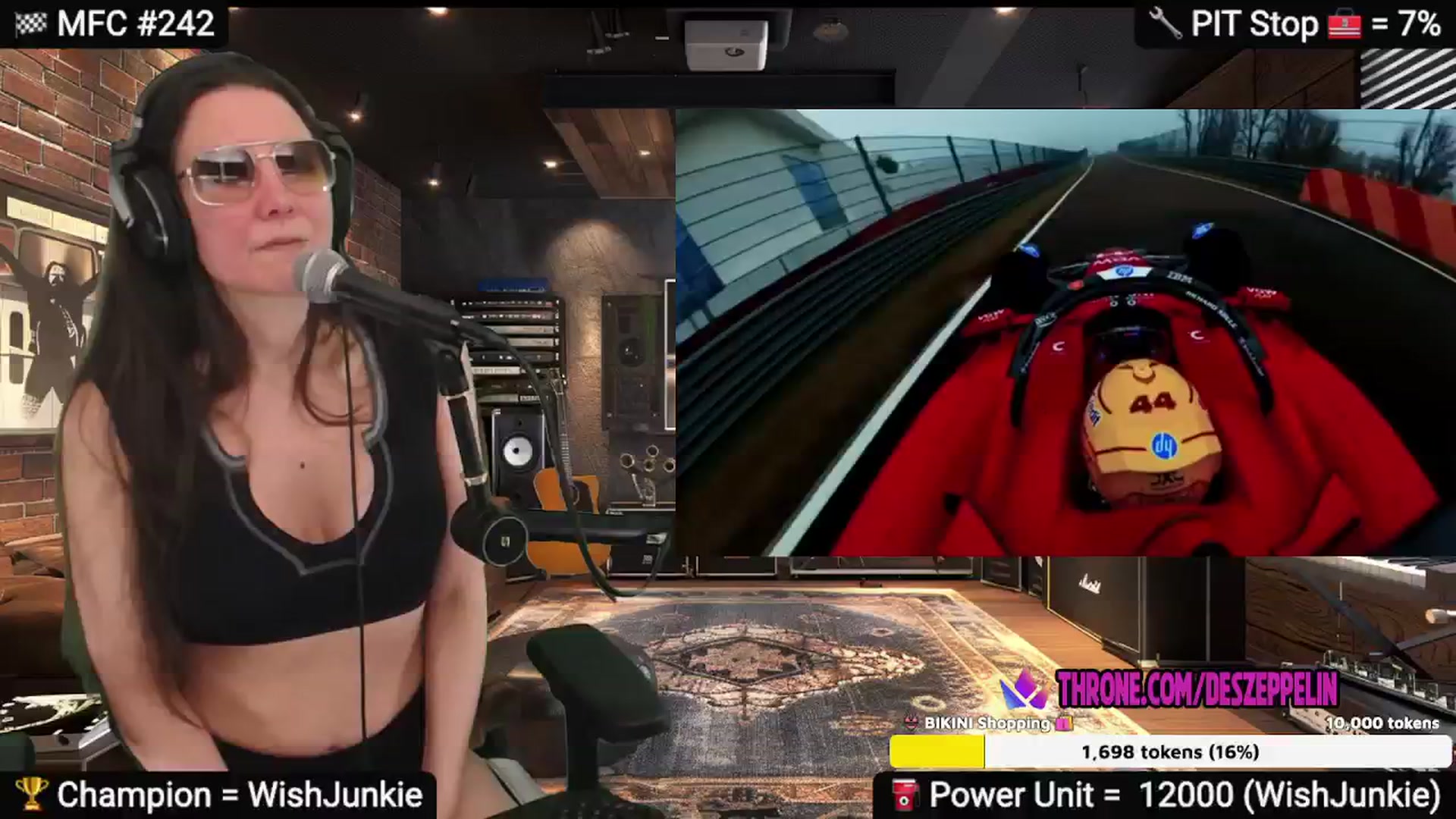 Gallery image thumbnail from DesZeppelin's myfreecams stream on, 02/26/2025, 07:58 image 6 of 20