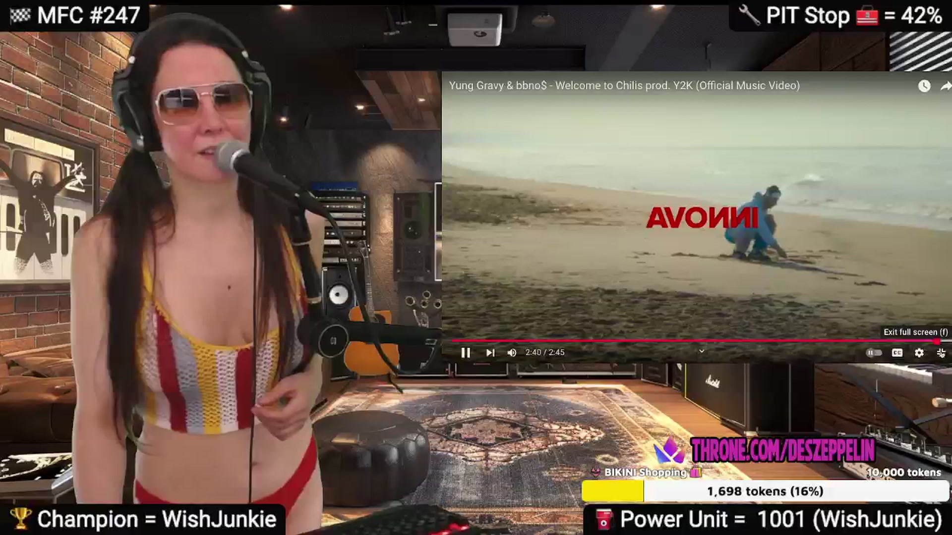 Gallery image thumbnail from DesZeppelin's myfreecams stream on, 02/27/2025, 08:41 image 4 of 20