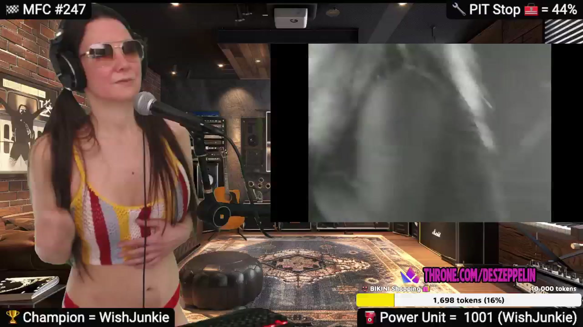 Gallery image thumbnail from DesZeppelin's myfreecams stream on, 02/27/2025, 08:41 image 6 of 20