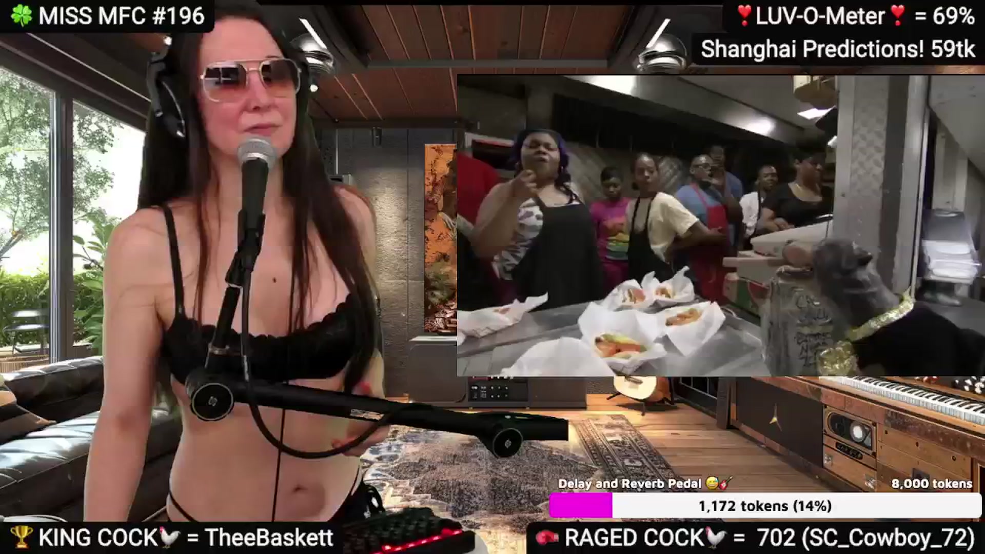 Gallery image thumbnail from DesZeppelin's myfreecams stream on, 03/23/2025, 08:19 image 16 of 20