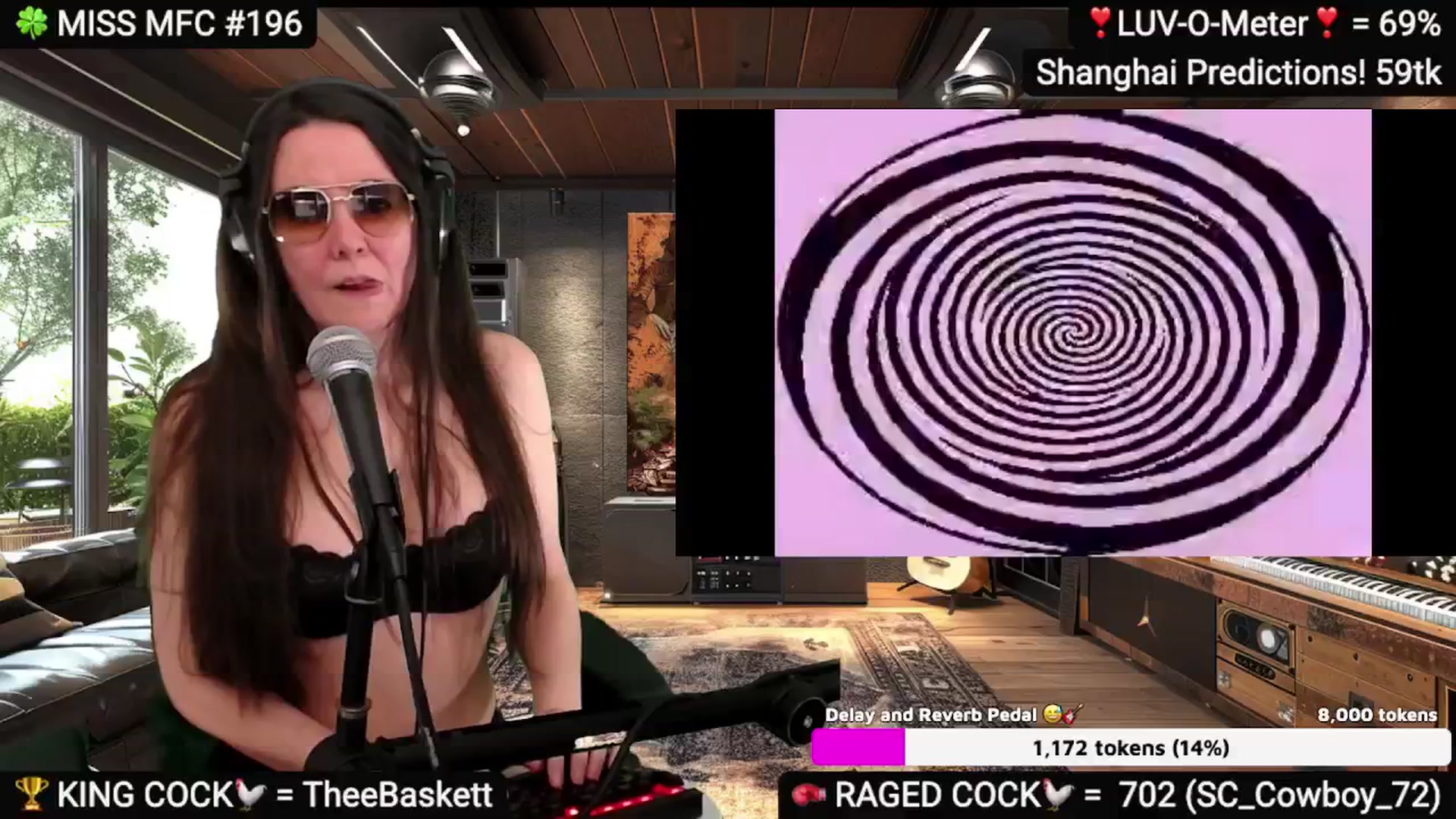 Gallery image thumbnail from DesZeppelin's myfreecams stream on, 03/23/2025, 08:19 image 17 of 20