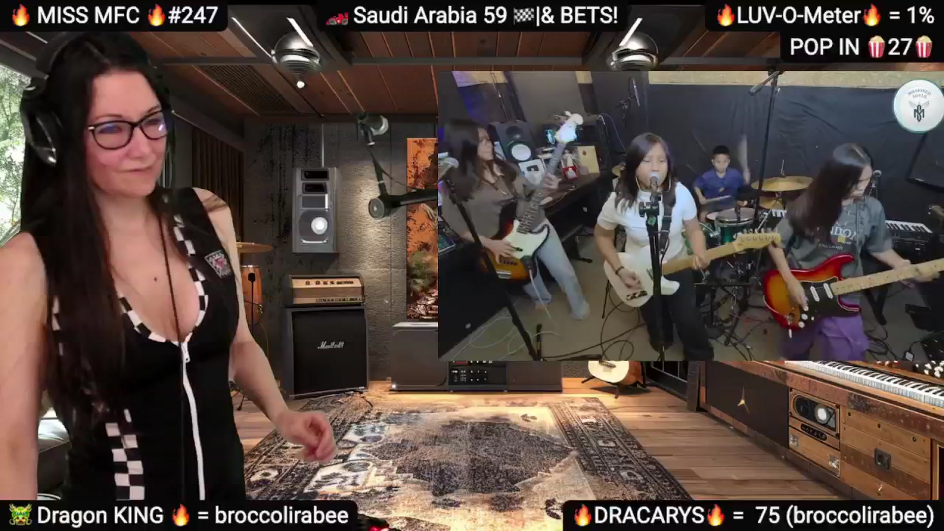 Gallery image thumbnail from DesZeppelin's myfreecams stream on, 04/20/2025, 24:12 image 9 of 20