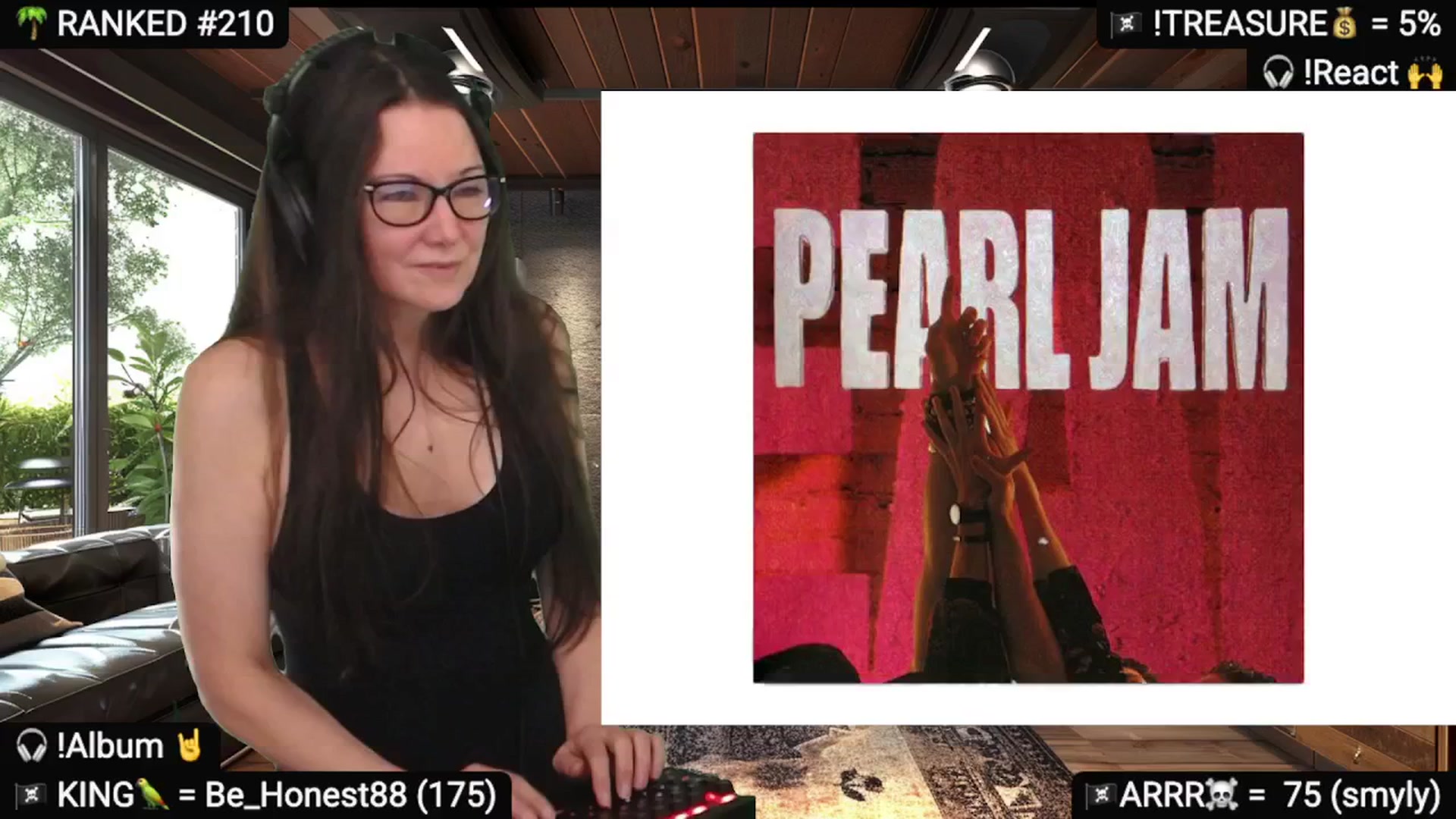 Gallery image thumbnail from DesZeppelin's myfreecams stream on, 05/27/2025, 24:04 image 10 of 20